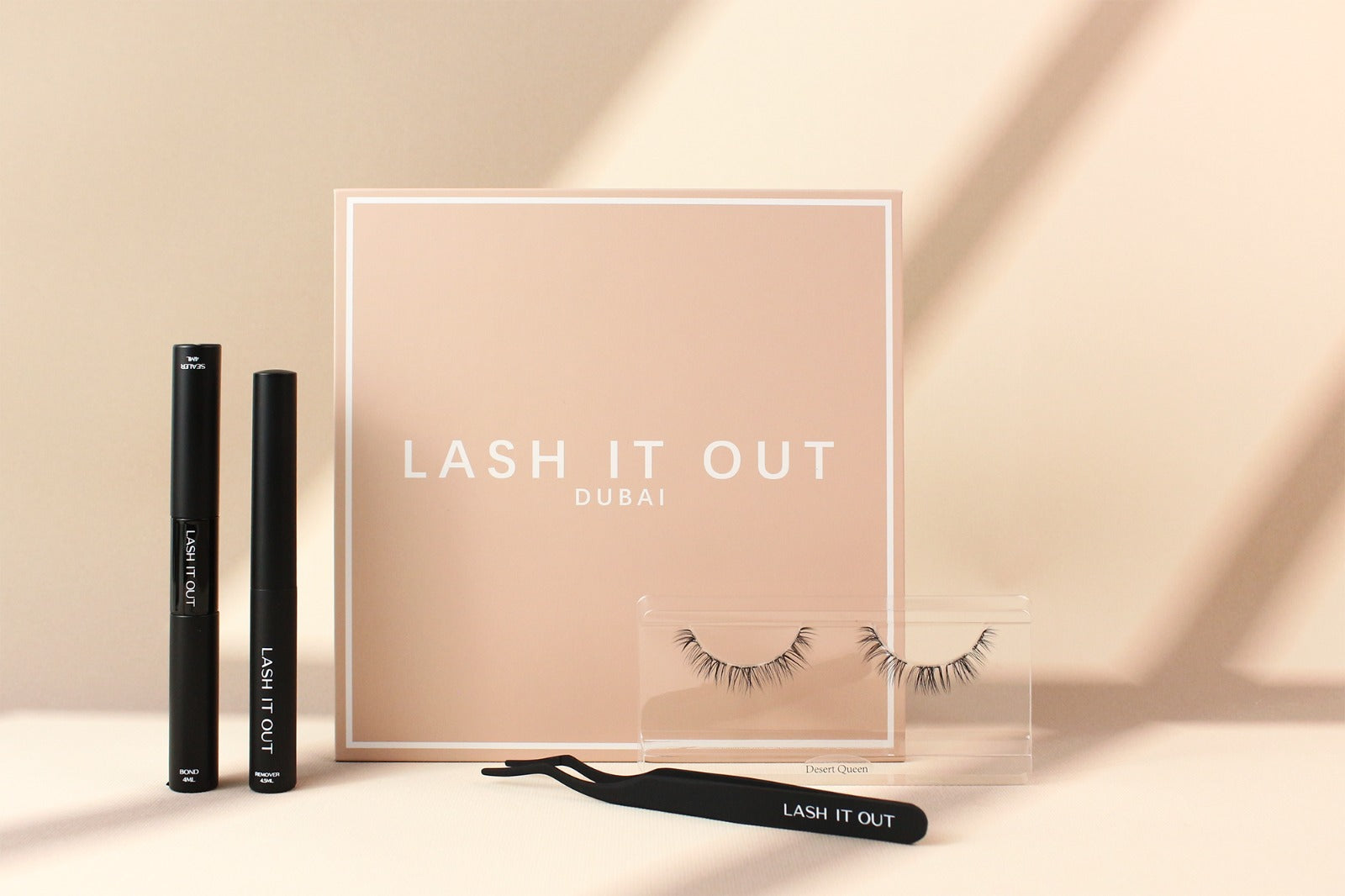 Lash It Out Application Tweezer